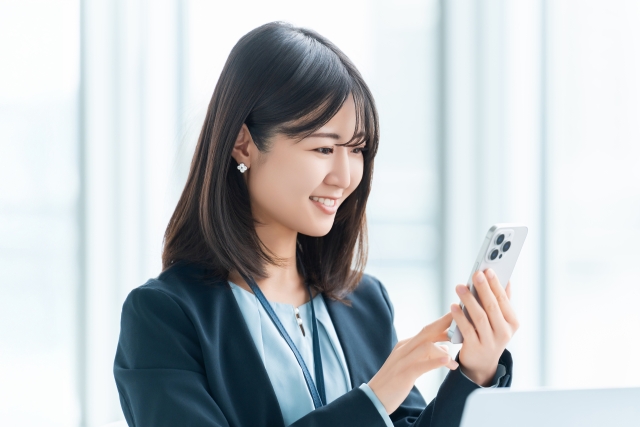 スマホ　女性