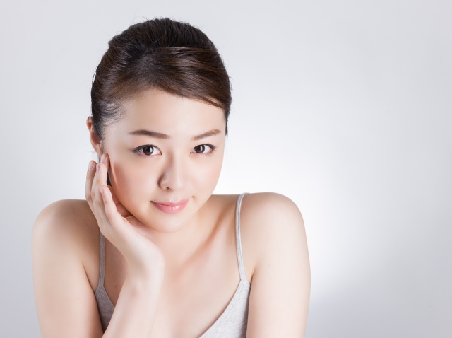 インナーケアをする女性